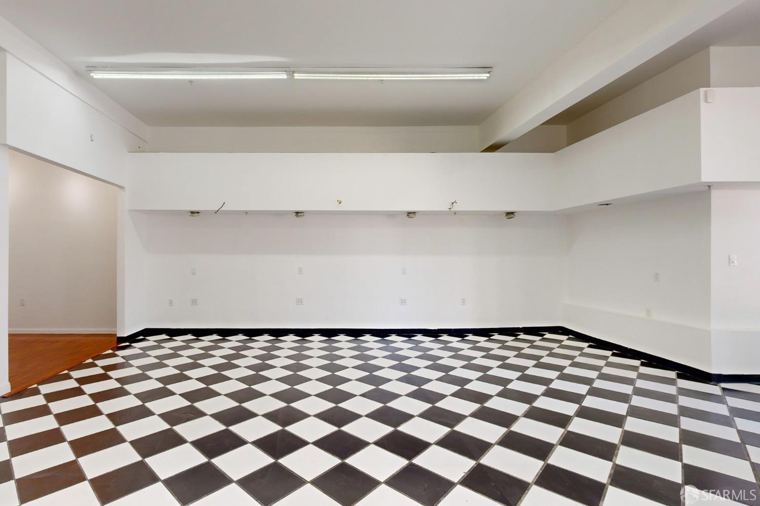 Detail Gallery Image 5 of 17 For 693 Monterey Blvd, San Francisco,  CA 94127 - – Beds | – Baths