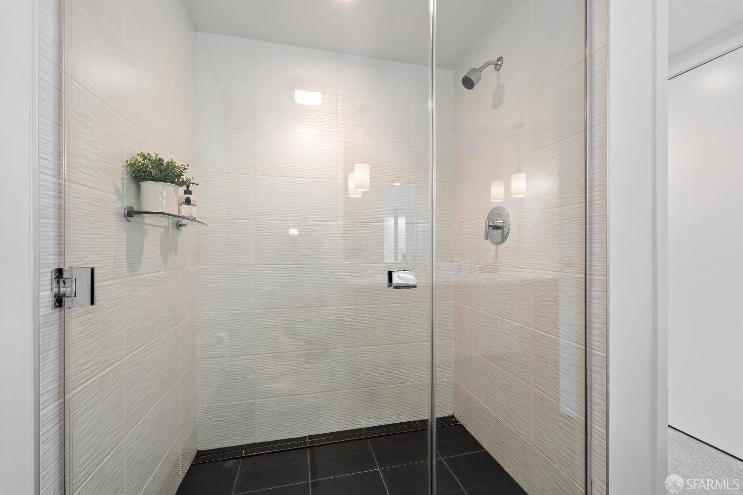 Photo #13: 425062774 Listing: Photo #13