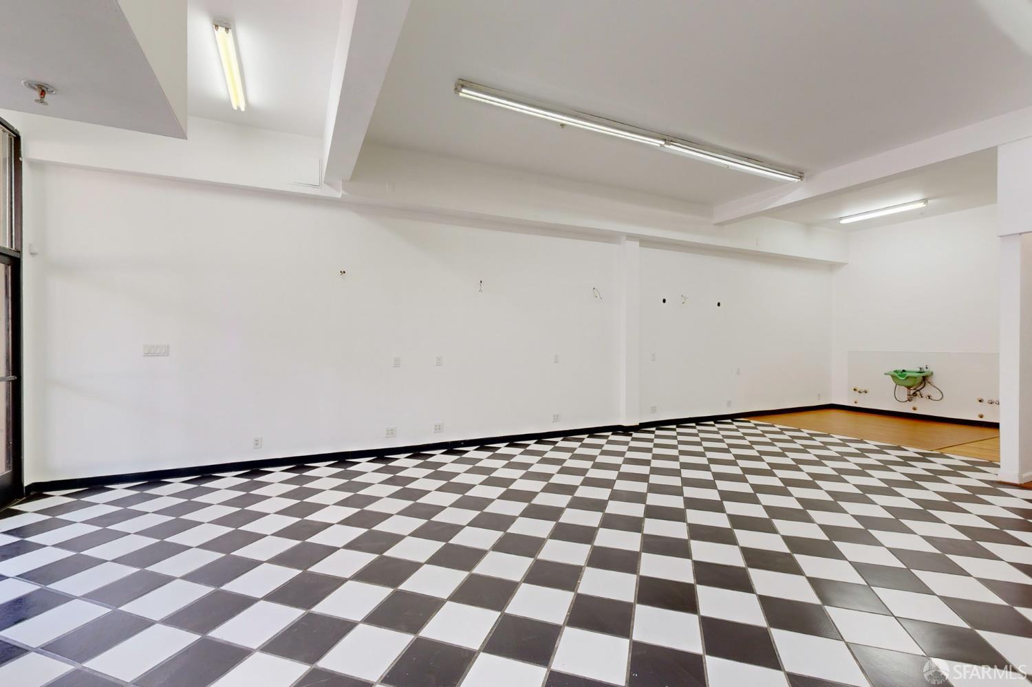 Detail Gallery Image 6 of 17 For 693 Monterey Blvd, San Francisco,  CA 94127 - – Beds | – Baths