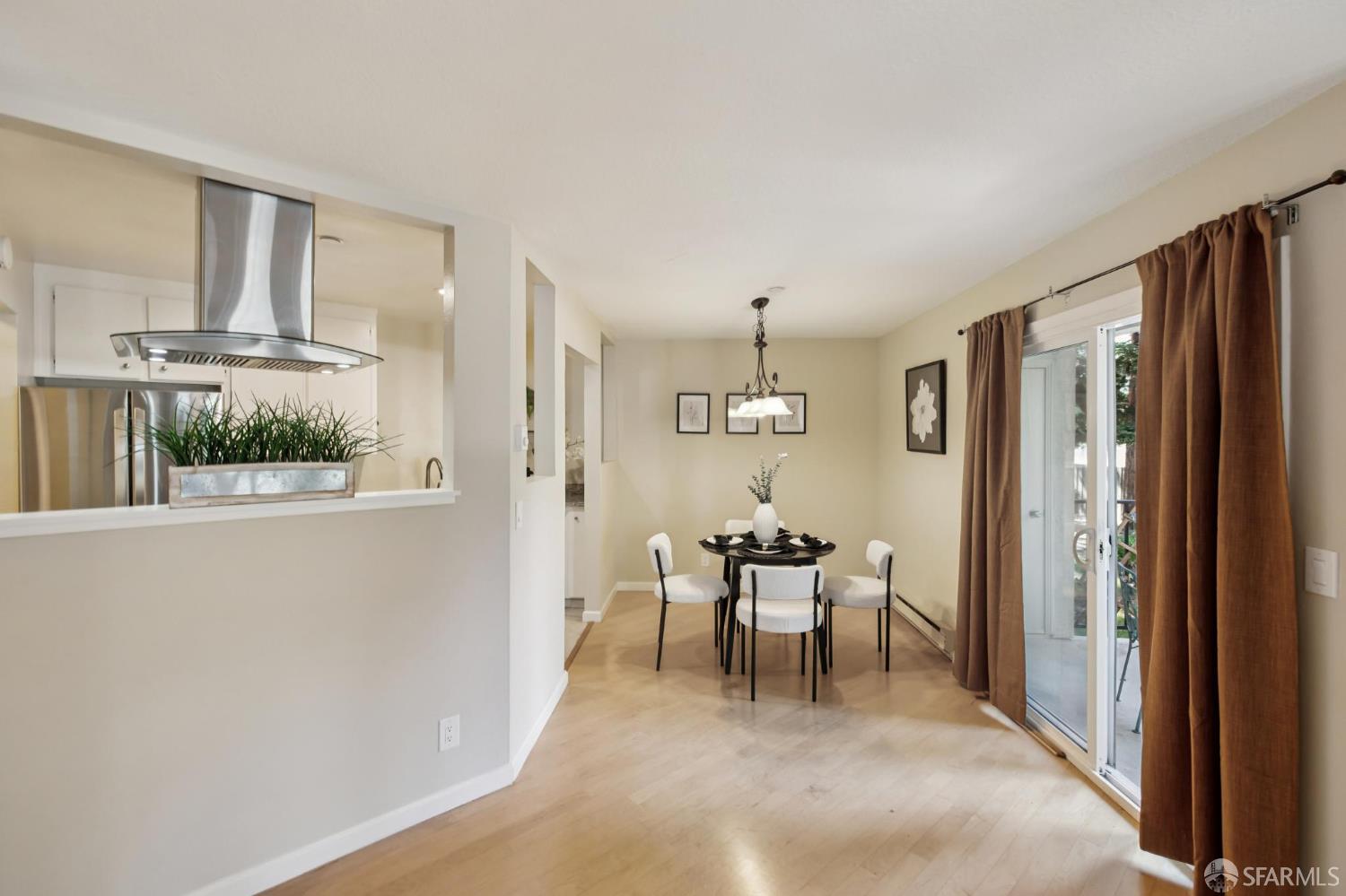 Detail Gallery Image 9 of 40 For 1910 Barrymore Cmn #C,  Fremont,  CA 94538 - 2 Beds | 1 Baths