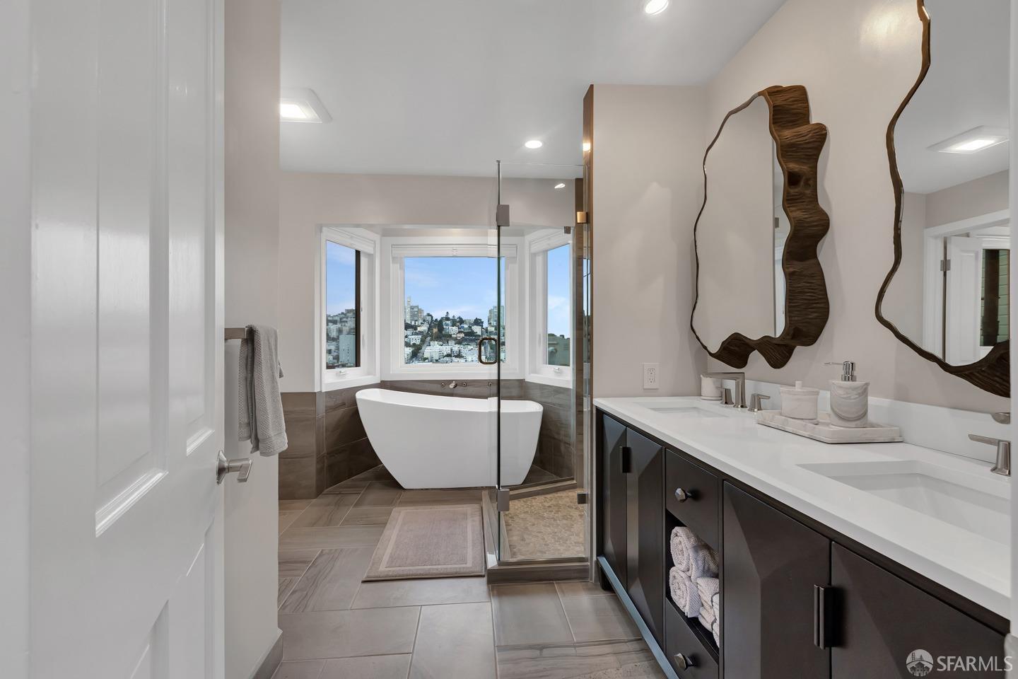 Detail Gallery Image 10 of 68 For 1847 Grant Ave #3,  San Francisco,  CA 94133 - 2 Beds | 2 Baths