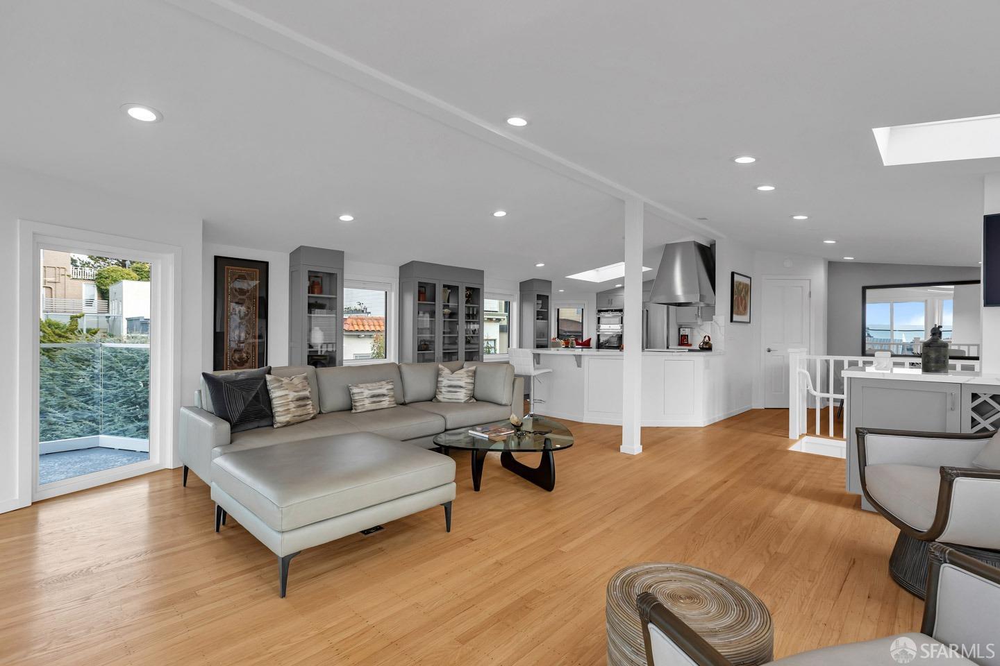 Detail Gallery Image 44 of 68 For 1847 Grant Ave #3,  San Francisco,  CA 94133 - 2 Beds | 2 Baths