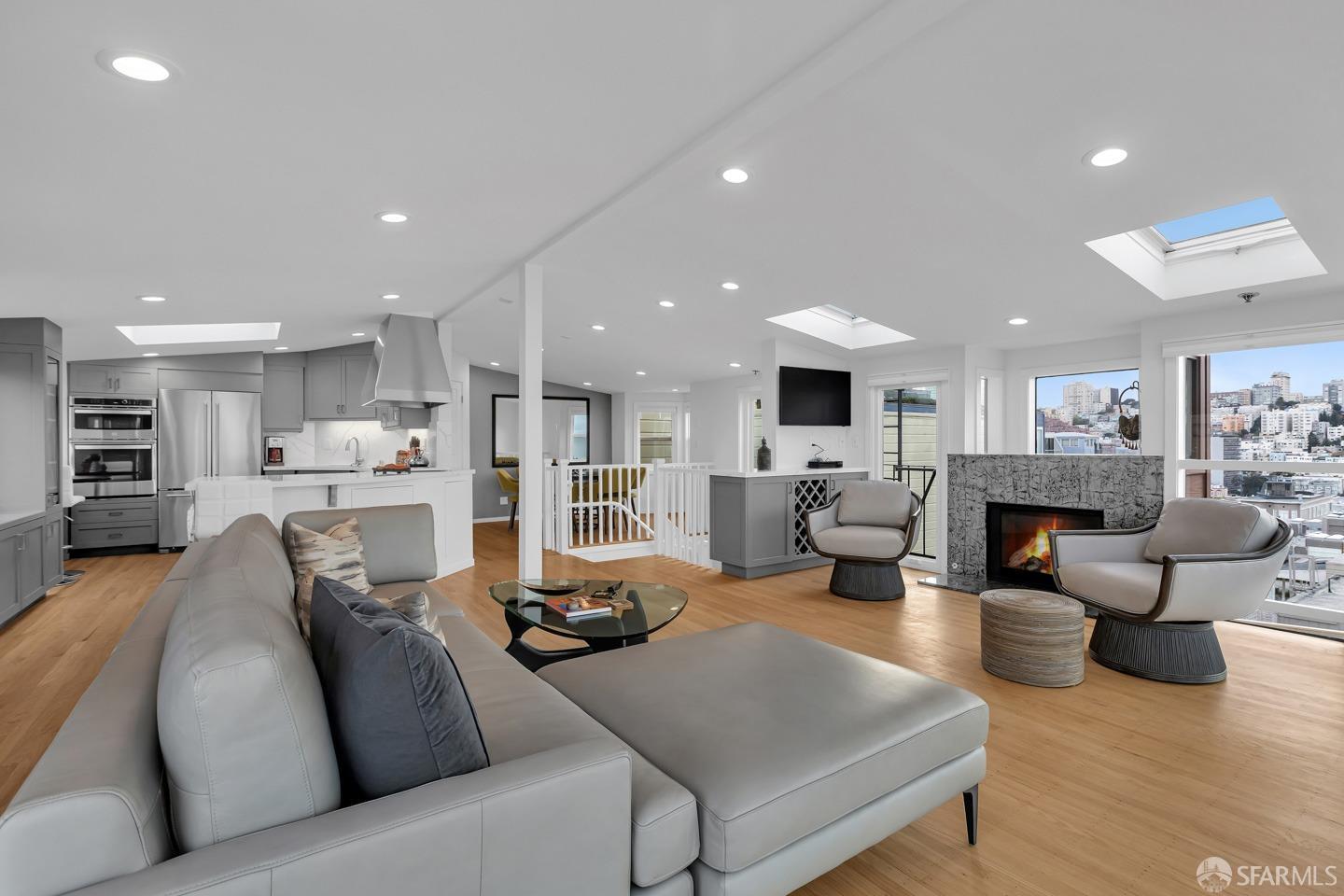 Detail Gallery Image 7 of 68 For 1847 Grant Ave #3,  San Francisco,  CA 94133 - 2 Beds | 2 Baths