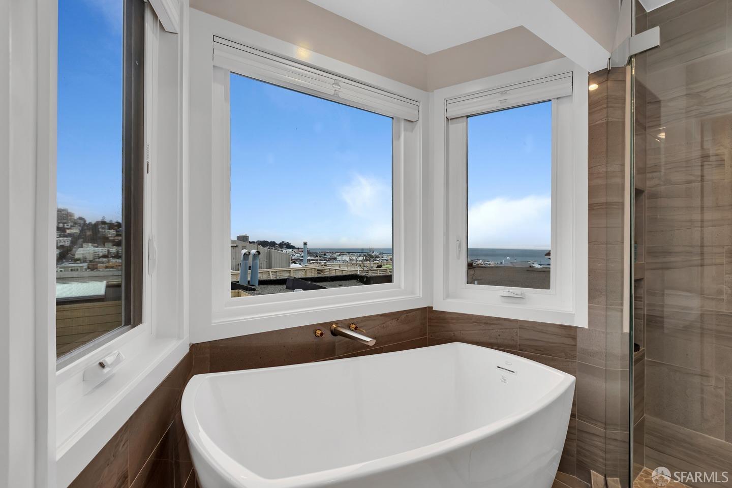 Detail Gallery Image 21 of 68 For 1847 Grant Ave #3,  San Francisco,  CA 94133 - 2 Beds | 2 Baths