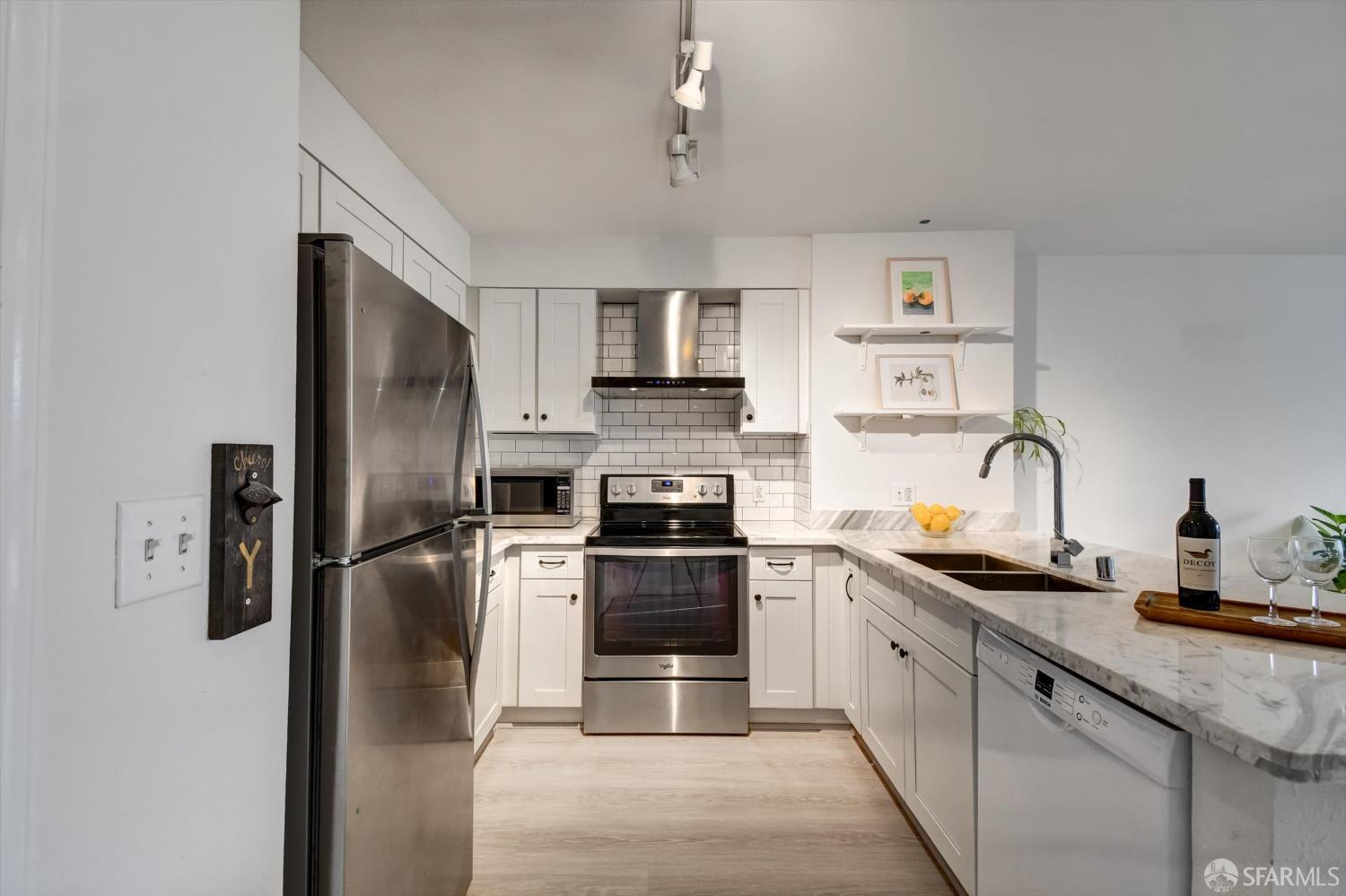 Detail Gallery Image 4 of 34 For 8400 Oceanview Ter #210,  San Francisco,  CA 94132 - 1 Beds | 1 Baths