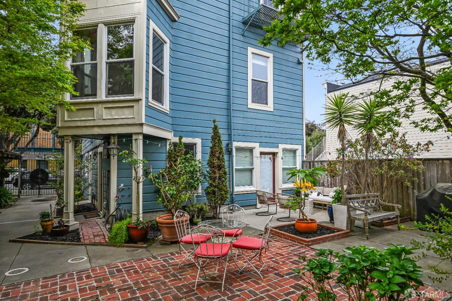 Detail Gallery Image 3 of 31 For 1939 Ofarrell St, San Francisco,  CA 94115 - 1 Beds | 1 Baths