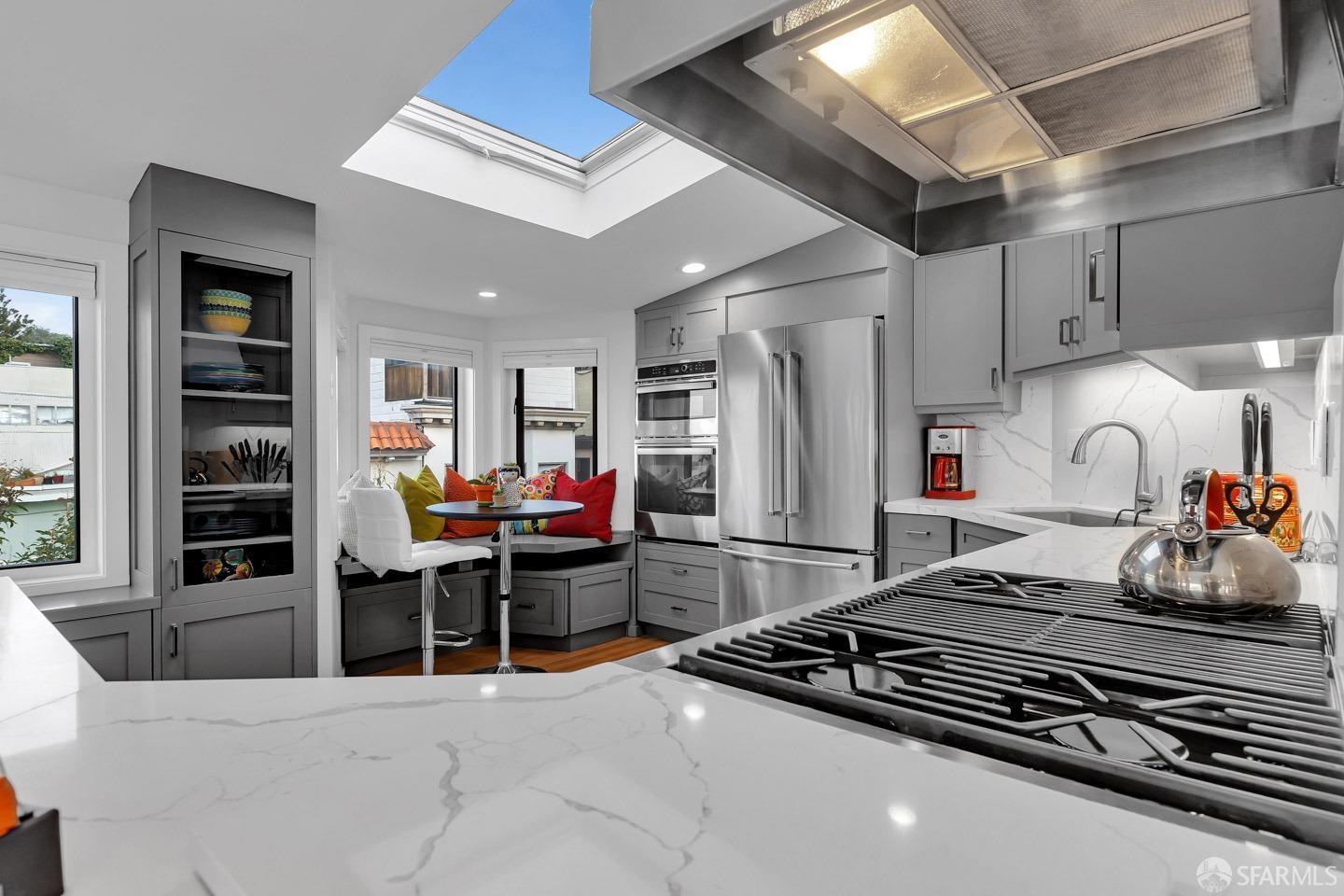 Detail Gallery Image 12 of 68 For 1847 Grant Ave #3,  San Francisco,  CA 94133 - 2 Beds | 2 Baths