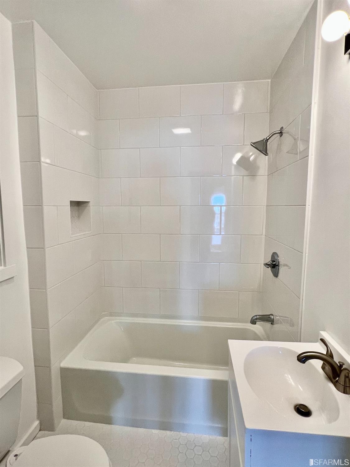 Detail Gallery Image 5 of 10 For 732 Francisco St, San Francisco,  CA 94133 - 1 Beds | 1 Baths