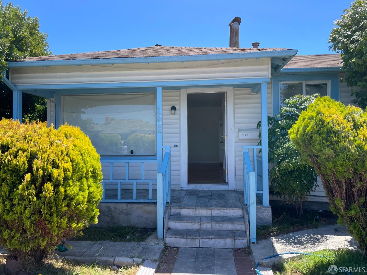 Detail Gallery Image 3 of 20 For 1902 Dunn Ave, Richmond,  CA 94801 - 2 Beds | 2 Baths