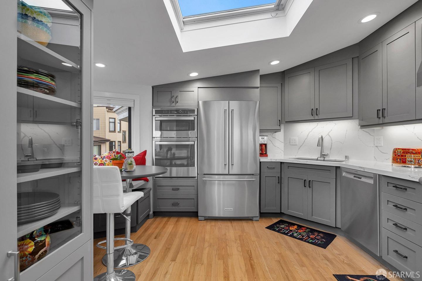 Detail Gallery Image 41 of 68 For 1847 Grant Ave #3,  San Francisco,  CA 94133 - 2 Beds | 2 Baths