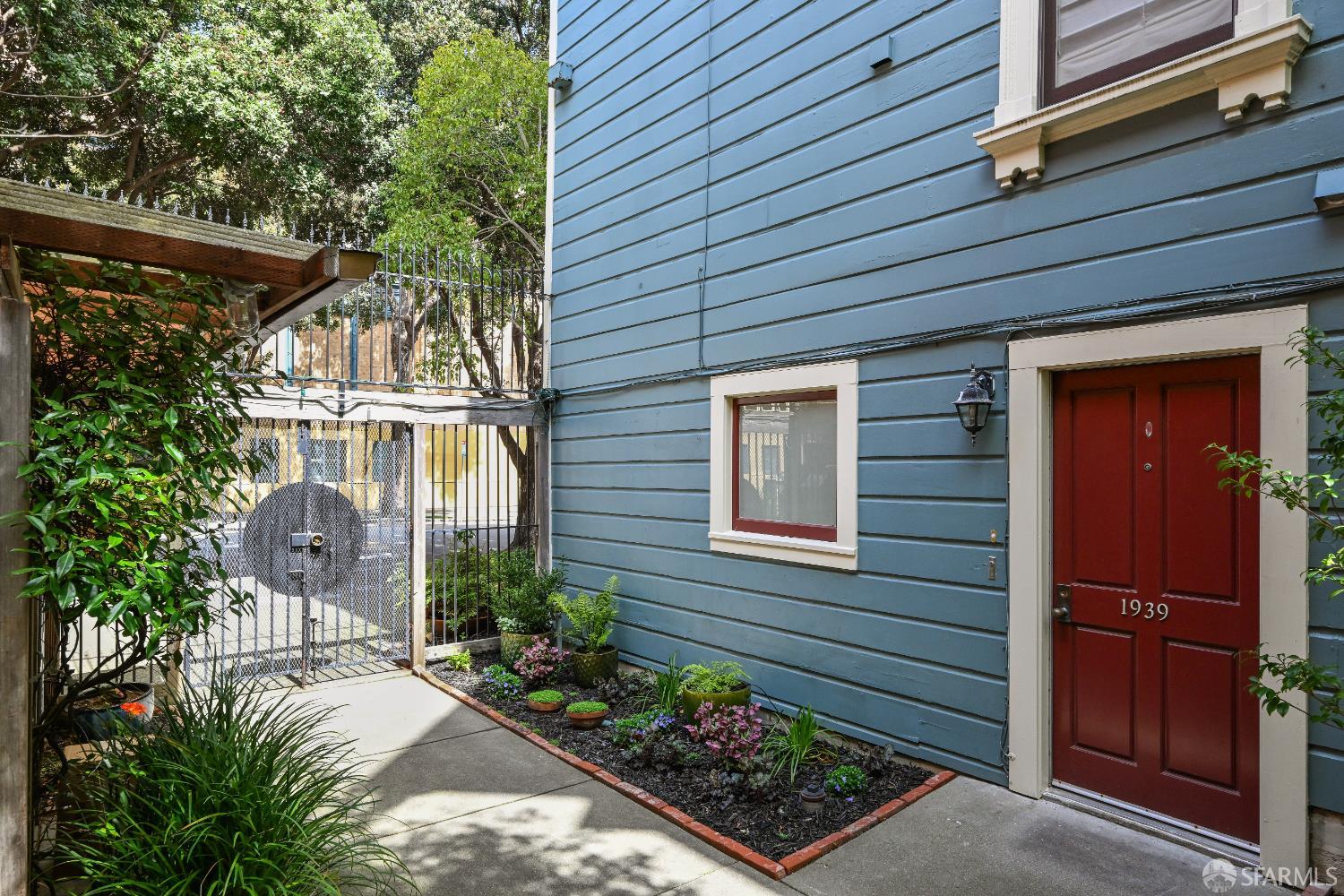 Detail Gallery Image 4 of 31 For 1939 Ofarrell St, San Francisco,  CA 94115 - 1 Beds | 1 Baths