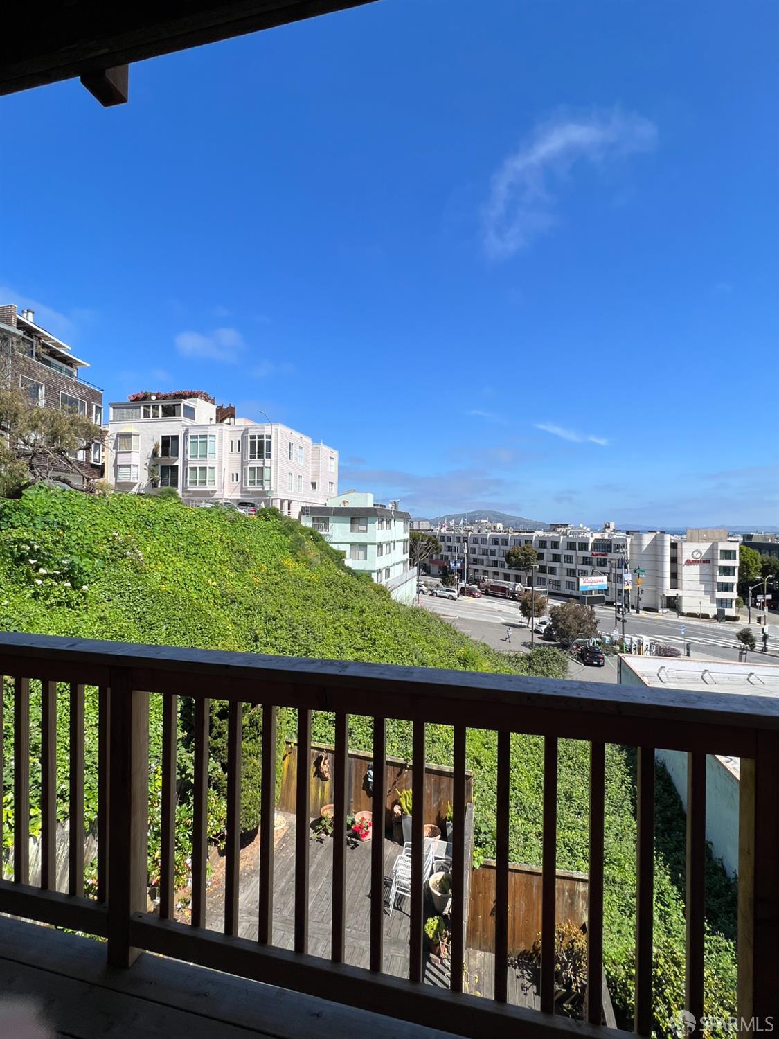 Detail Gallery Image 9 of 10 For 732 Francisco St, San Francisco,  CA 94133 - 1 Beds | 1 Baths
