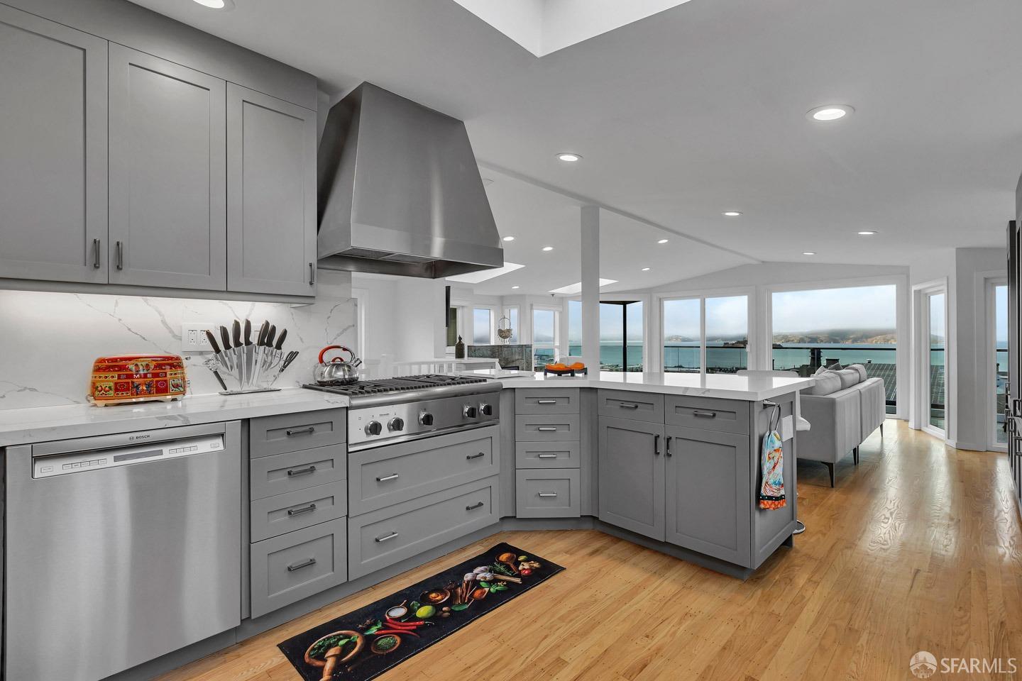 Detail Gallery Image 34 of 68 For 1847 Grant Ave #3,  San Francisco,  CA 94133 - 2 Beds | 2 Baths