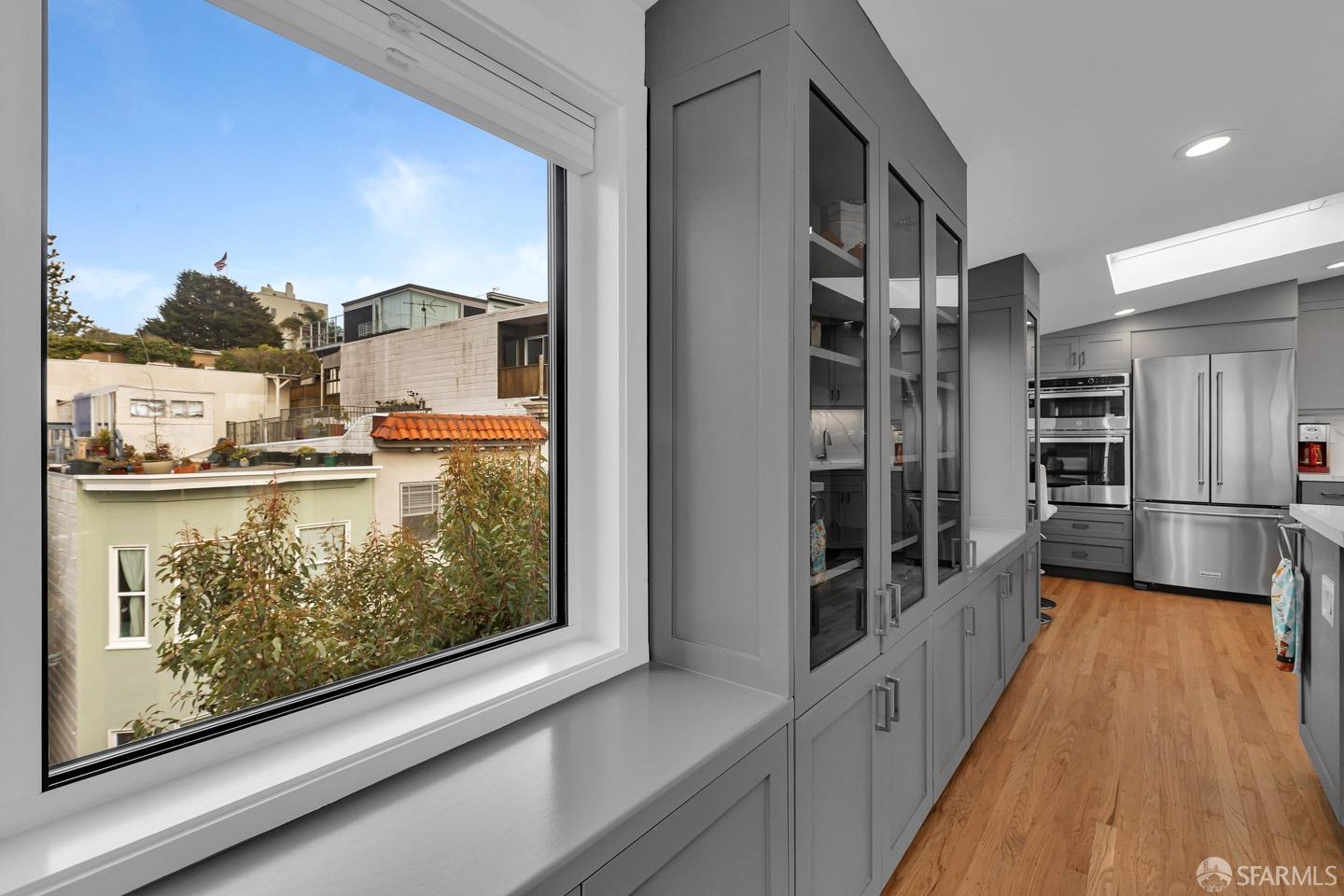 Detail Gallery Image 42 of 68 For 1847 Grant Ave #3,  San Francisco,  CA 94133 - 2 Beds | 2 Baths