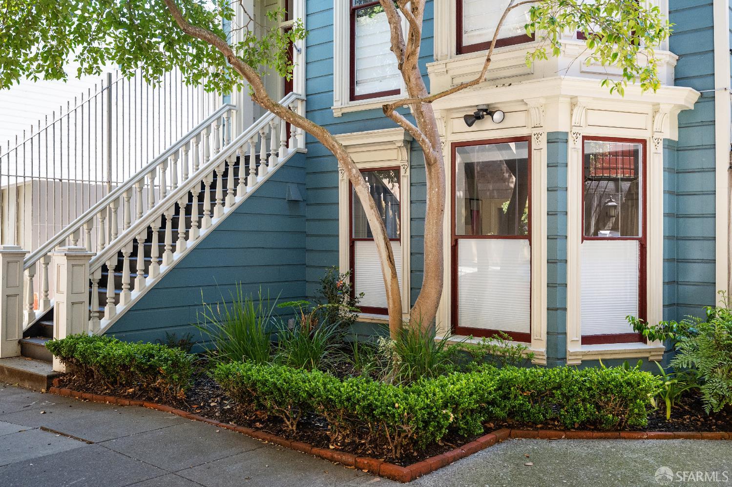 Browse active condo listings in 1939 OFARRELL STREET