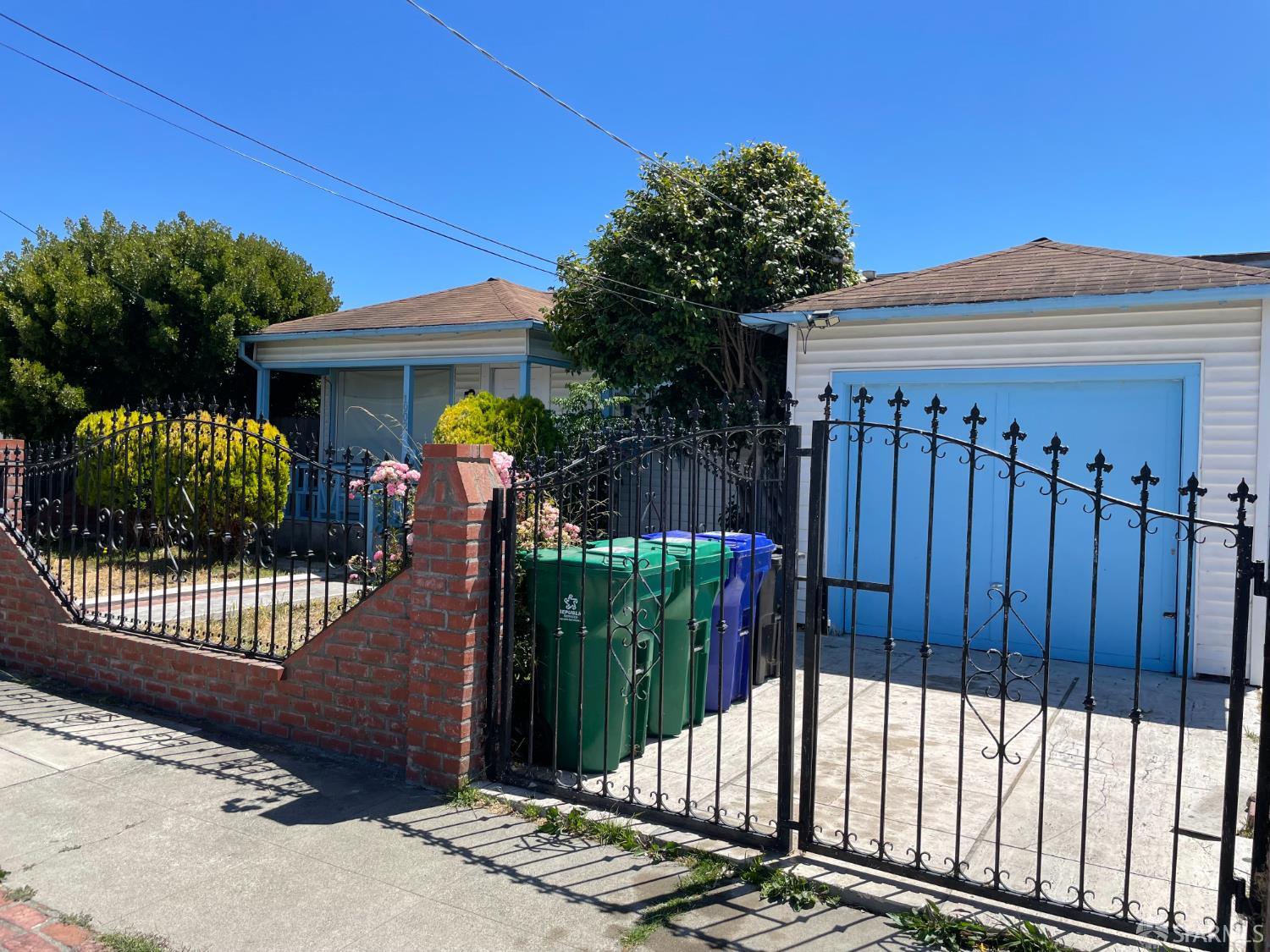 Detail Gallery Image 2 of 20 For 1902 Dunn Ave, Richmond,  CA 94801 - 2 Beds | 2 Baths