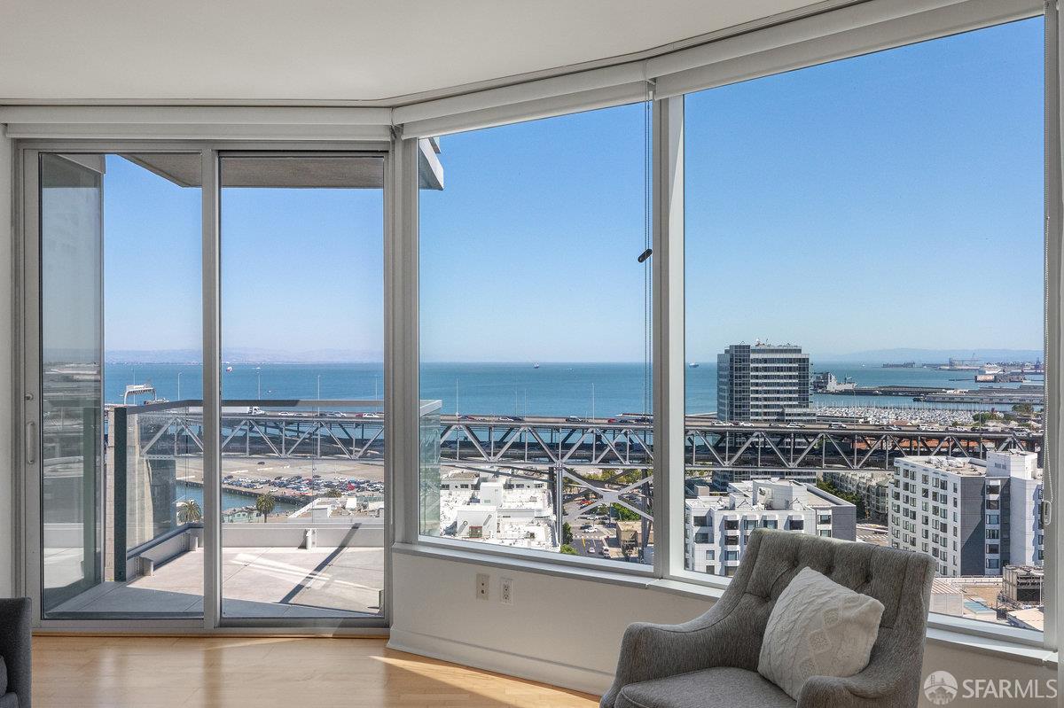 Detail Gallery Image 4 of 49 For 301 Main St 24f,  San Francisco,  CA 94105 - 2 Beds | 2 Baths