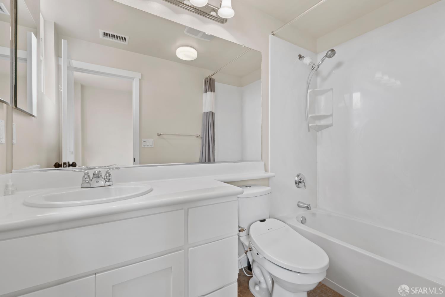 Detail Gallery Image 24 of 45 For 219 E Crystal Cove Ter, San Francisco,  CA 94134 - 4 Beds | 4 Baths