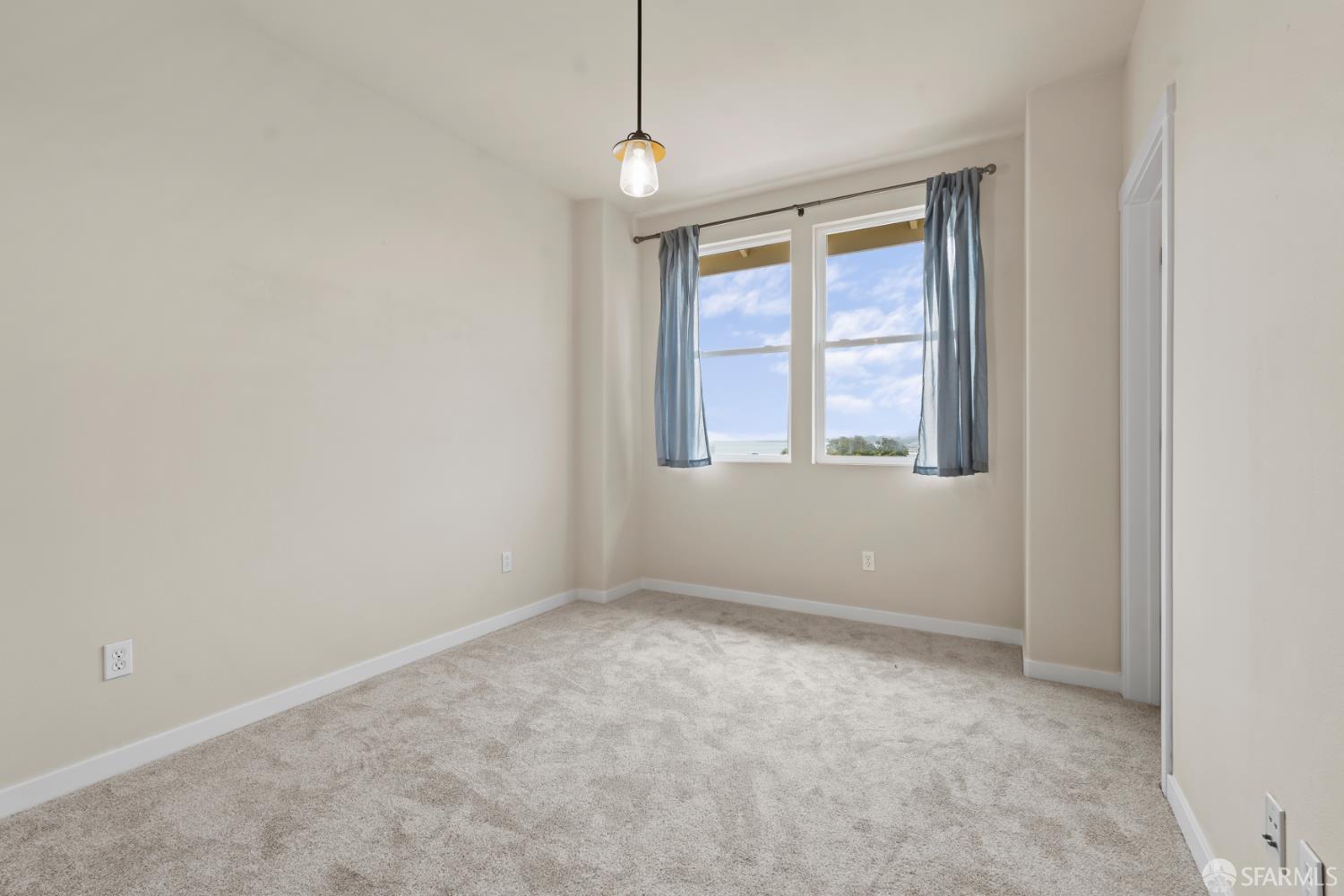 Detail Gallery Image 21 of 45 For 219 E Crystal Cove Ter, San Francisco,  CA 94134 - 4 Beds | 4 Baths