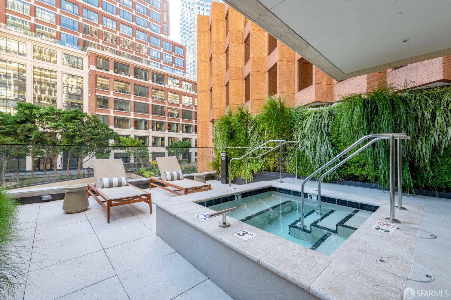Detail Gallery Image 33 of 38 For 1 Steuart Ln #1005,  San Francisco,  CA 94105 - 2 Beds | 2/1 Baths