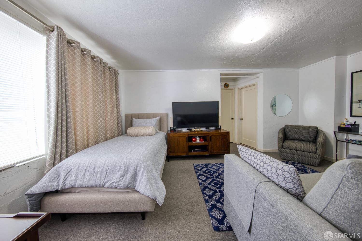 Detail Gallery Image 8 of 17 For 1 Russia Ave, San Francisco,  CA 94112 - – Beds | – Baths