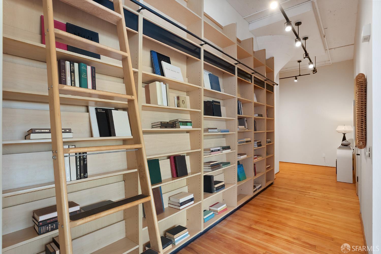 Detail Gallery Image 10 of 47 For 151 Alice B. Toklas Pl #506,  San Francisco,  CA 94109 - 2 Beds | 2 Baths