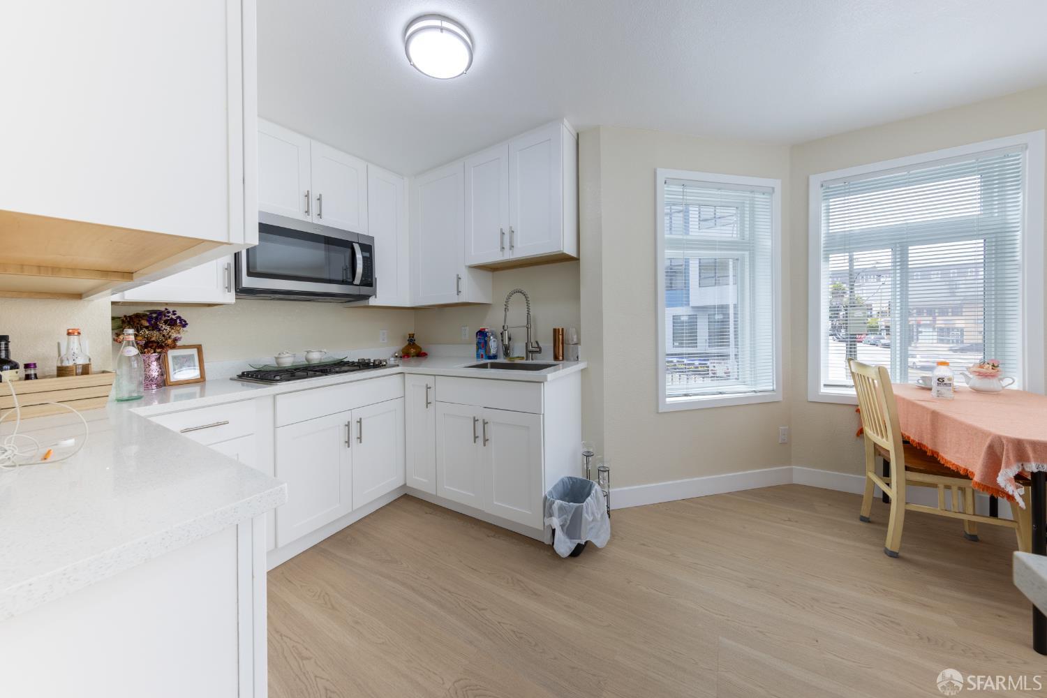 Detail Gallery Image 10 of 17 For 1 Russia Ave, San Francisco,  CA 94112 - – Beds | – Baths