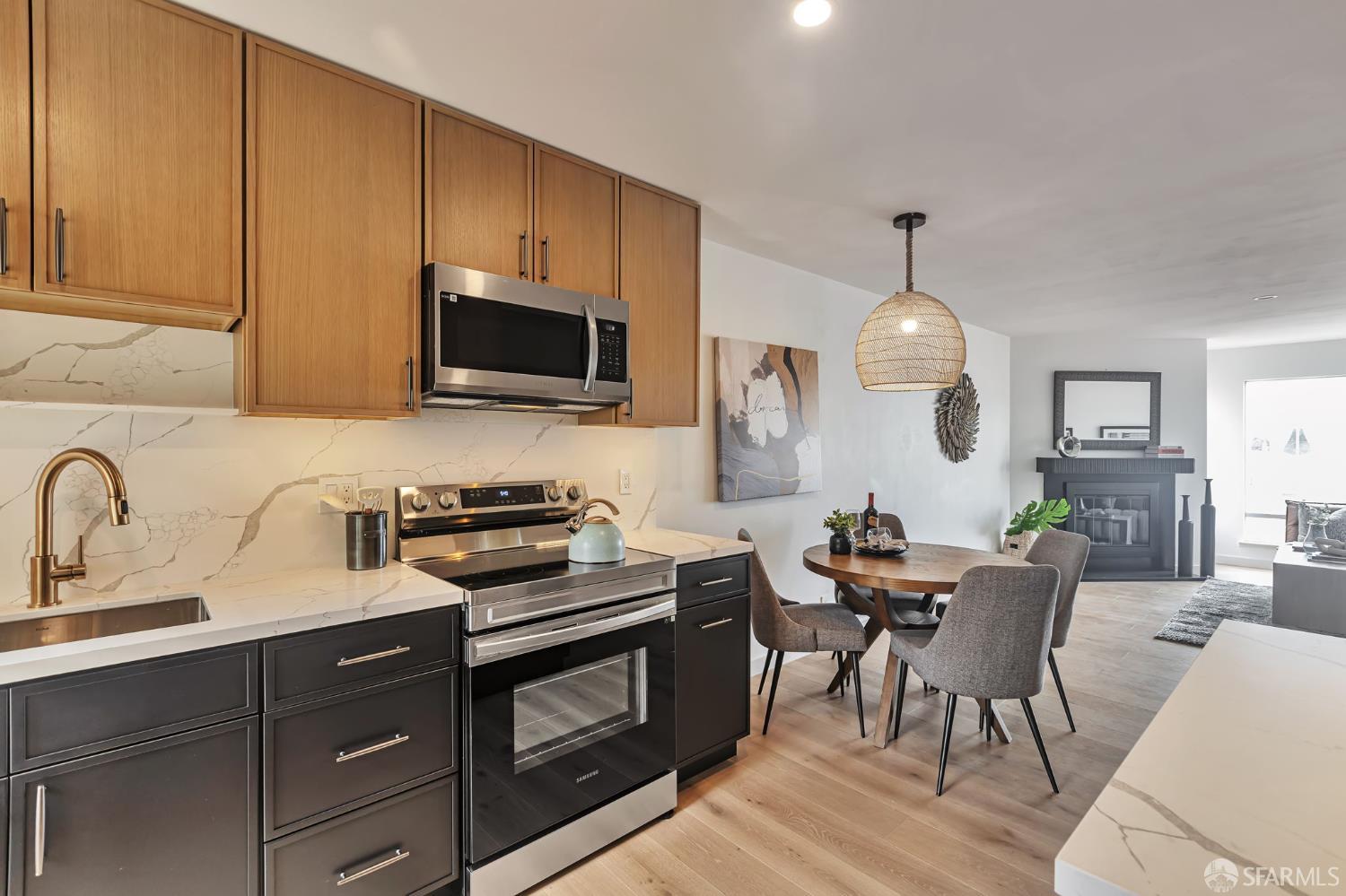 Photo #10: 425062575 Listing: Photo #10