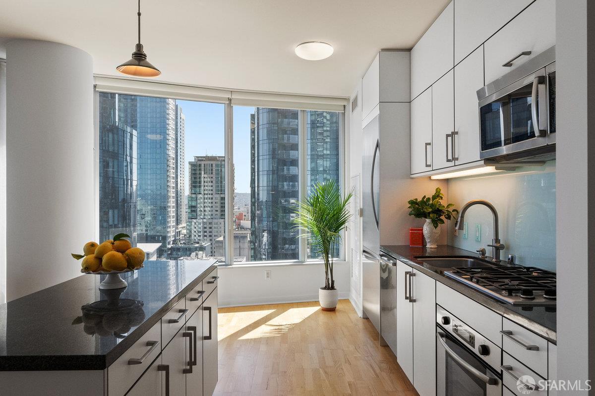 Detail Gallery Image 16 of 49 For 301 Main St 24f,  San Francisco,  CA 94105 - 2 Beds | 2 Baths