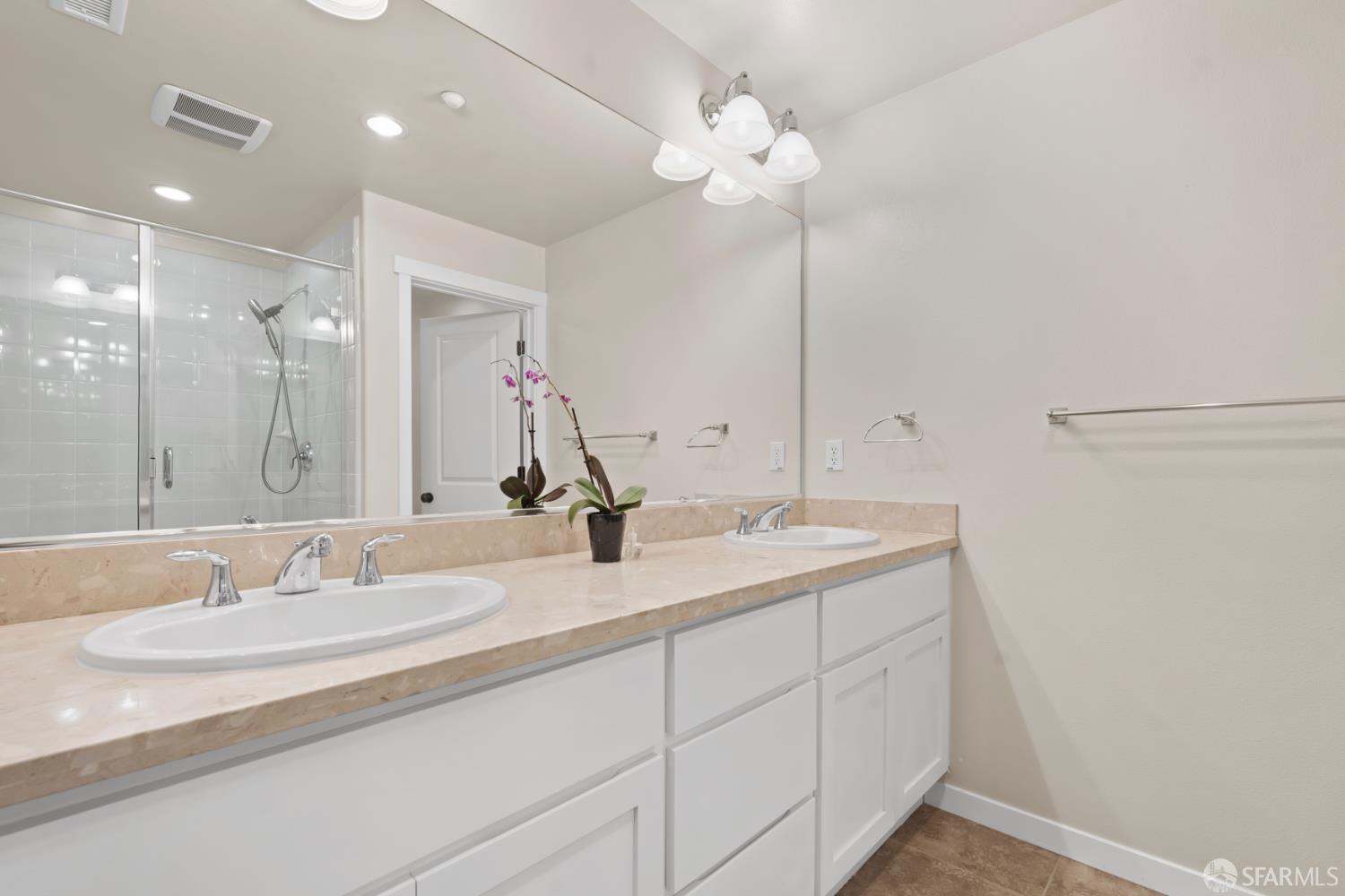 Detail Gallery Image 27 of 45 For 219 E Crystal Cove Ter, San Francisco,  CA 94134 - 4 Beds | 4 Baths