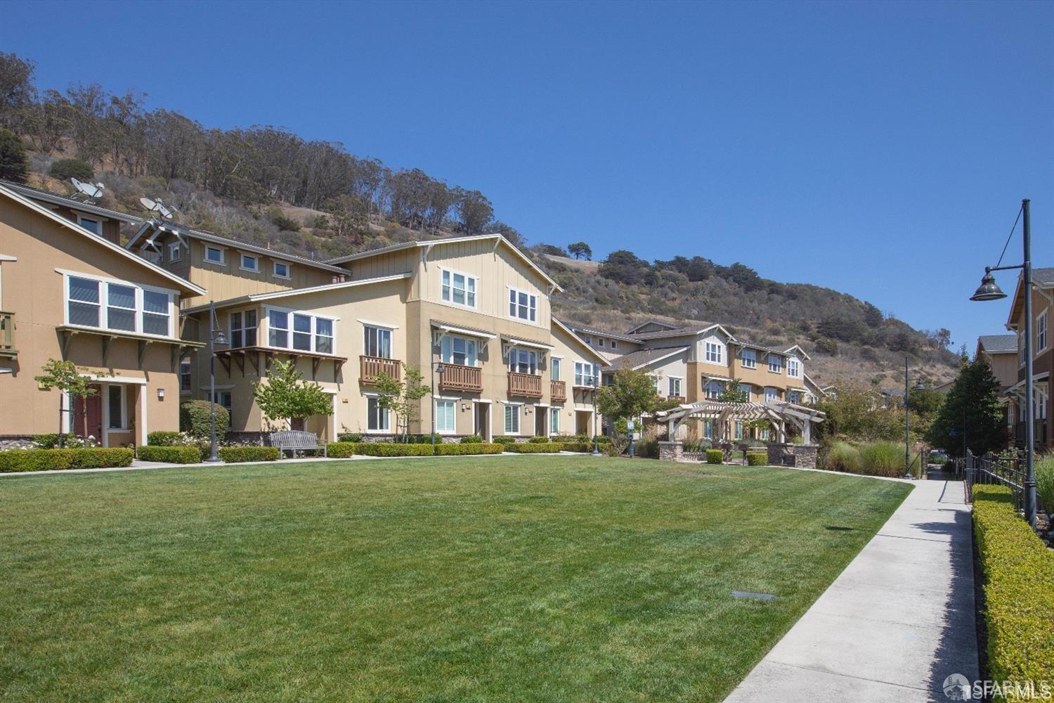 Detail Gallery Image 39 of 45 For 219 E Crystal Cove Ter, San Francisco,  CA 94134 - 4 Beds | 4 Baths
