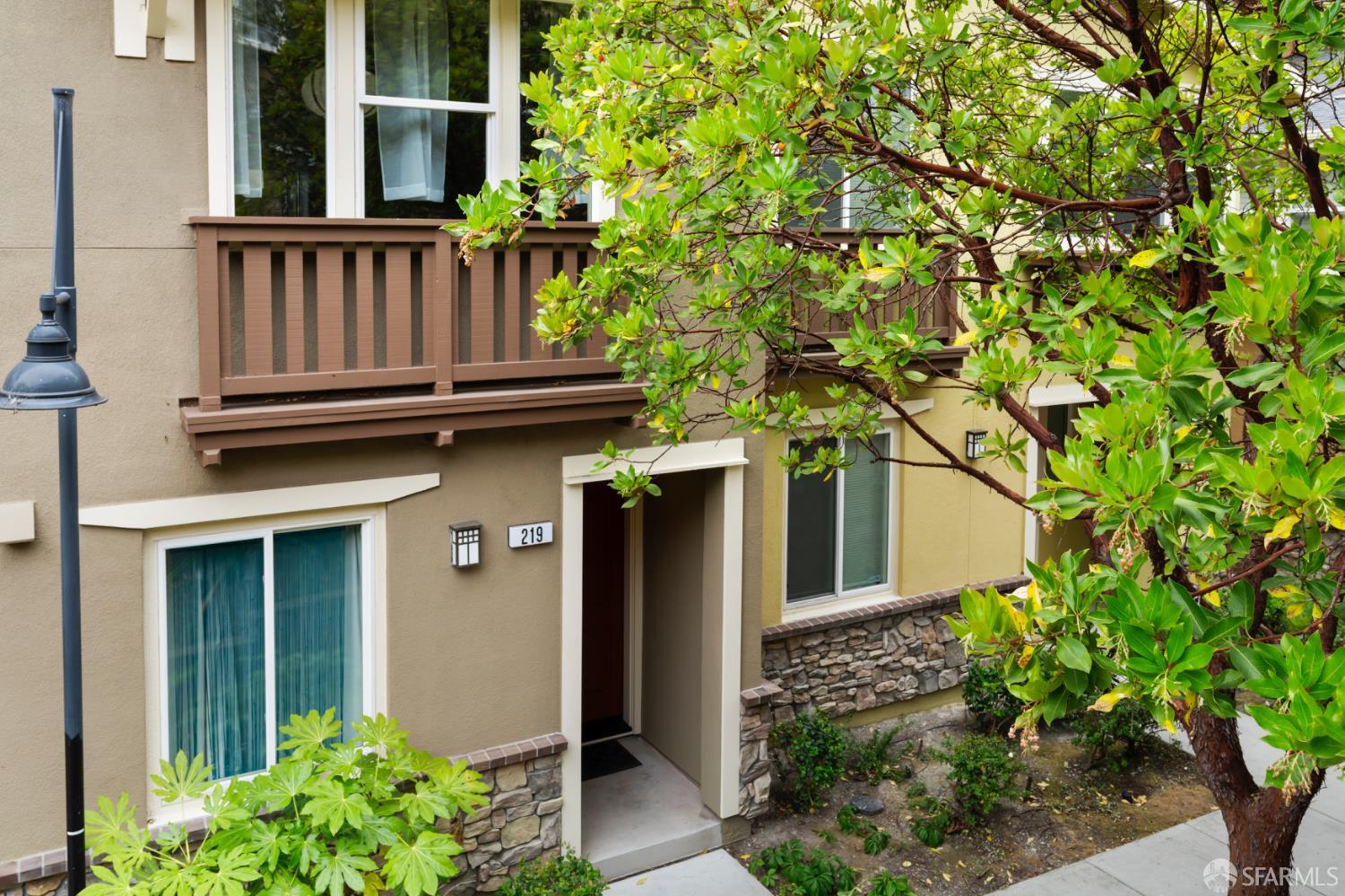 Detail Gallery Image 1 of 45 For 219 E Crystal Cove Ter, San Francisco,  CA 94134 - 4 Beds | 4 Baths