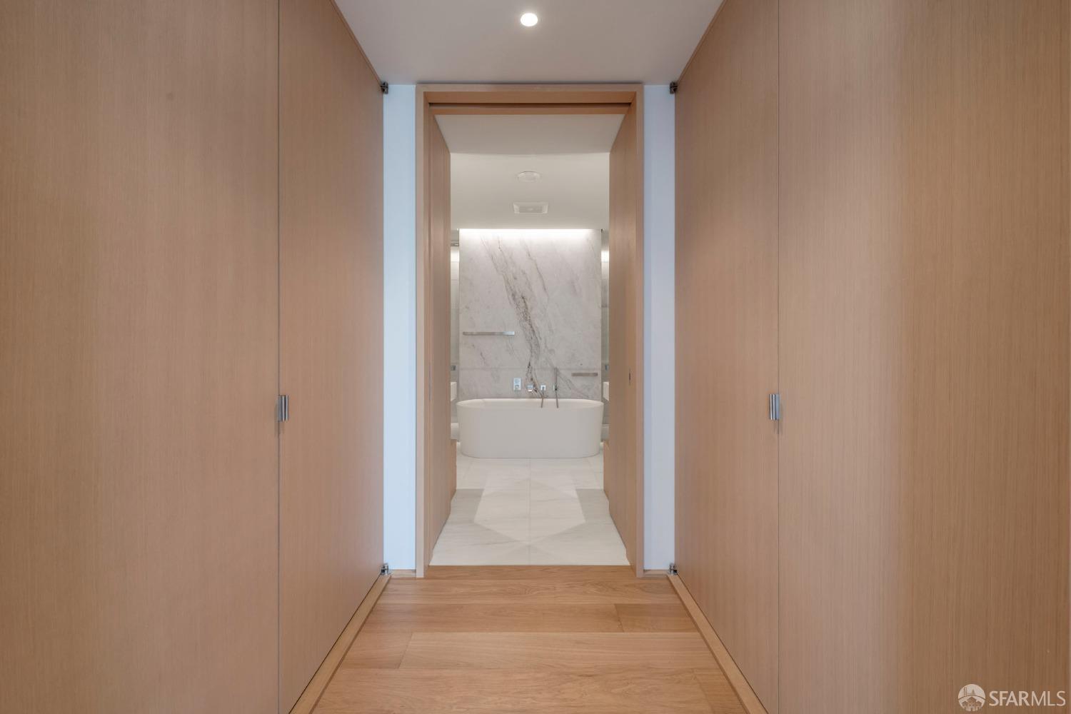 Detail Gallery Image 14 of 38 For 1 Steuart Ln #1005,  San Francisco,  CA 94105 - 2 Beds | 2/1 Baths