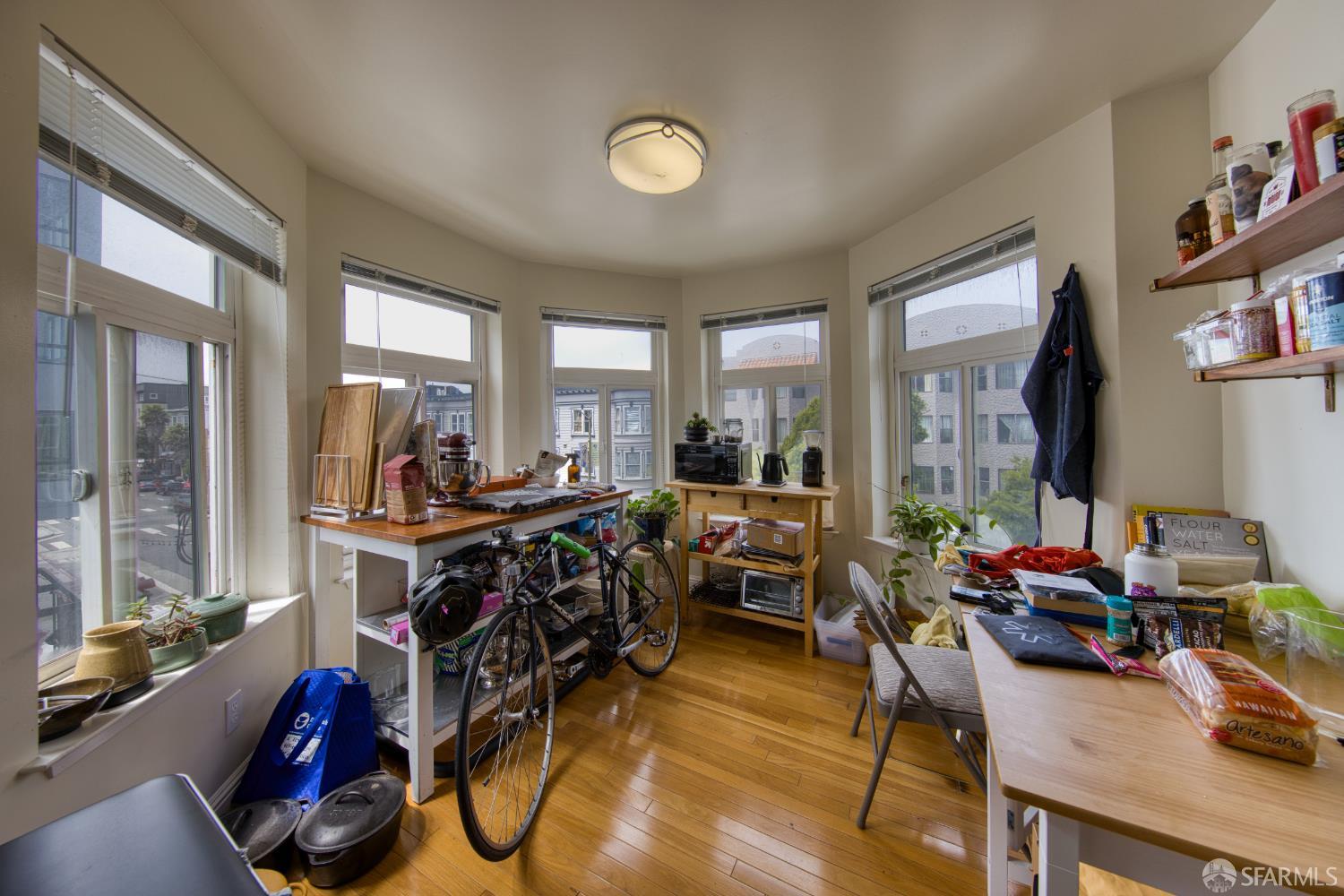 Detail Gallery Image 6 of 17 For 1 Russia Ave, San Francisco,  CA 94112 - – Beds | – Baths