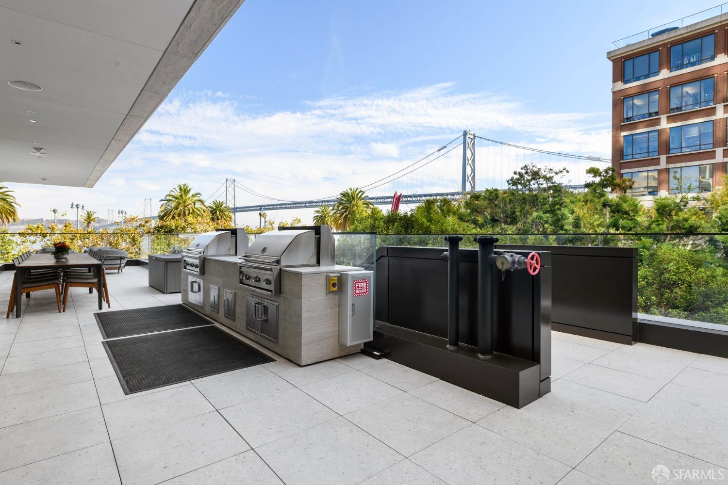 Detail Gallery Image 31 of 38 For 1 Steuart Ln #1005,  San Francisco,  CA 94105 - 2 Beds | 2/1 Baths