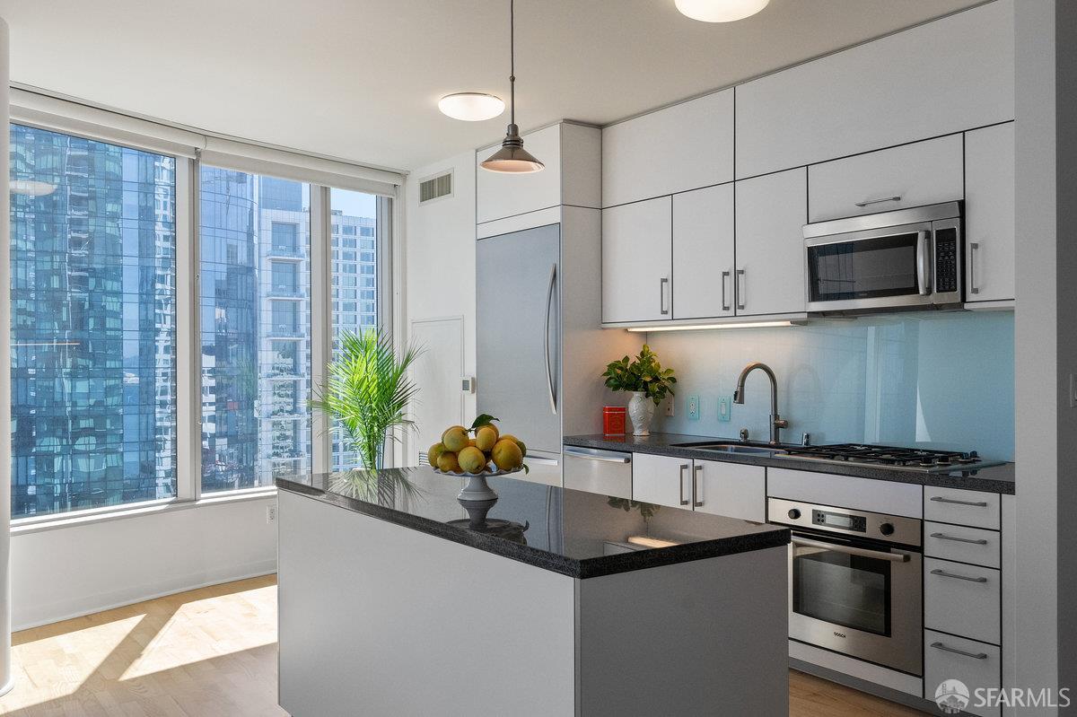 Detail Gallery Image 15 of 49 For 301 Main St 24f,  San Francisco,  CA 94105 - 2 Beds | 2 Baths
