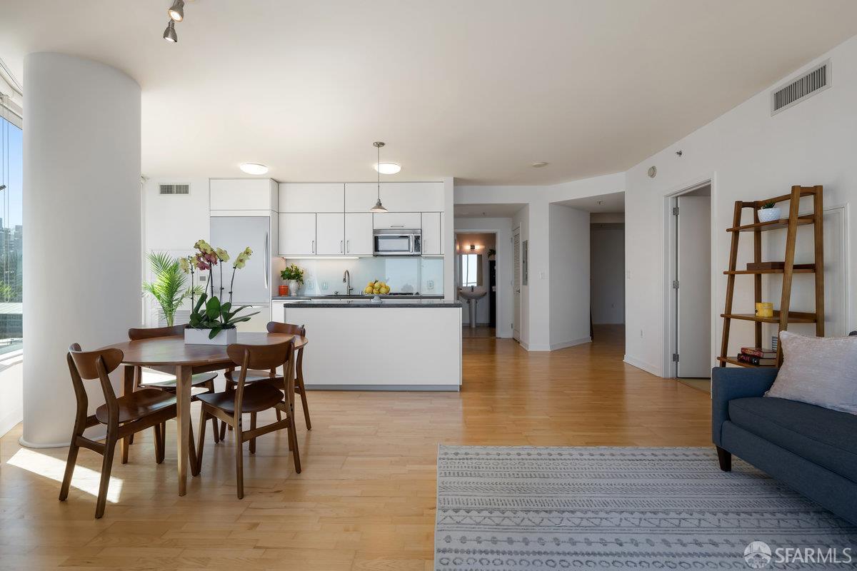 Detail Gallery Image 12 of 49 For 301 Main St 24f,  San Francisco,  CA 94105 - 2 Beds | 2 Baths