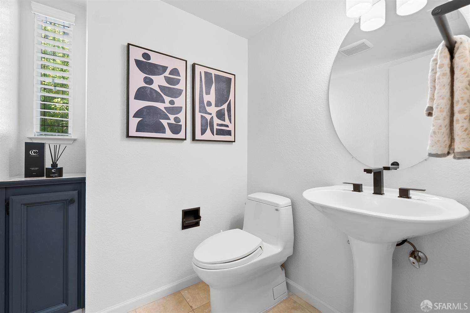 Detail Gallery Image 14 of 23 For 36 Bannister Way, Alameda,  CA 94502 - 2 Beds | 2/1 Baths