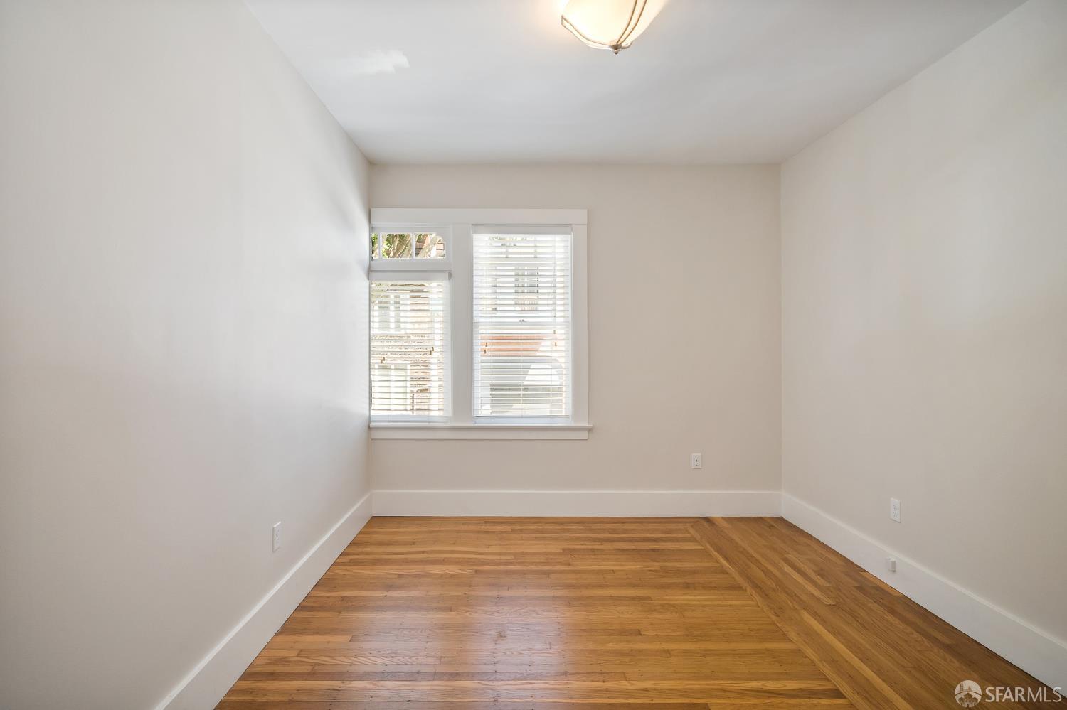 Detail Gallery Image 11 of 14 For 1375 Sacramento St #1,  San Francisco,  CA 94109 - 2 Beds | 1 Baths