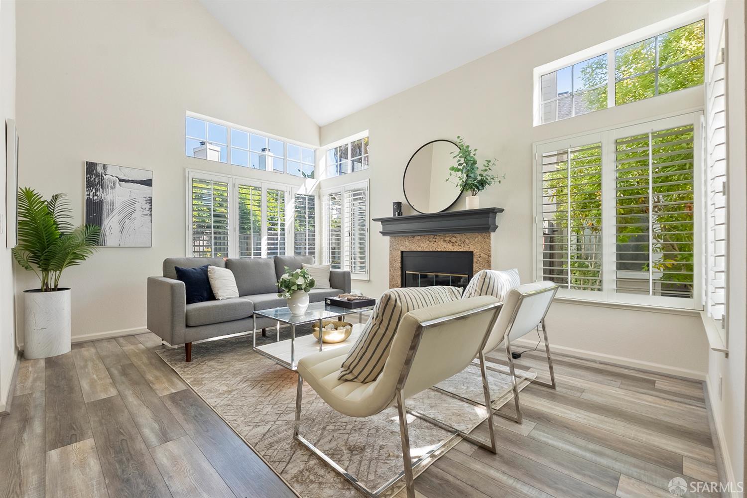 Detail Gallery Image 3 of 23 For 36 Bannister Way, Alameda,  CA 94502 - 2 Beds | 2/1 Baths