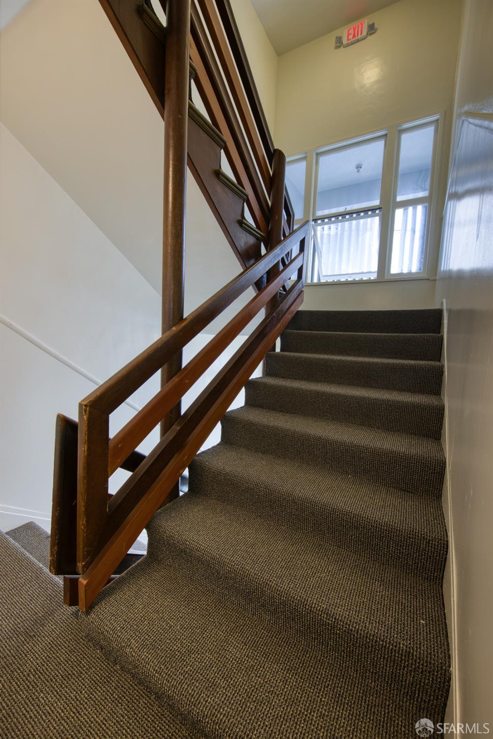 Detail Gallery Image 3 of 17 For 1 Russia Ave, San Francisco,  CA 94112 - – Beds | – Baths