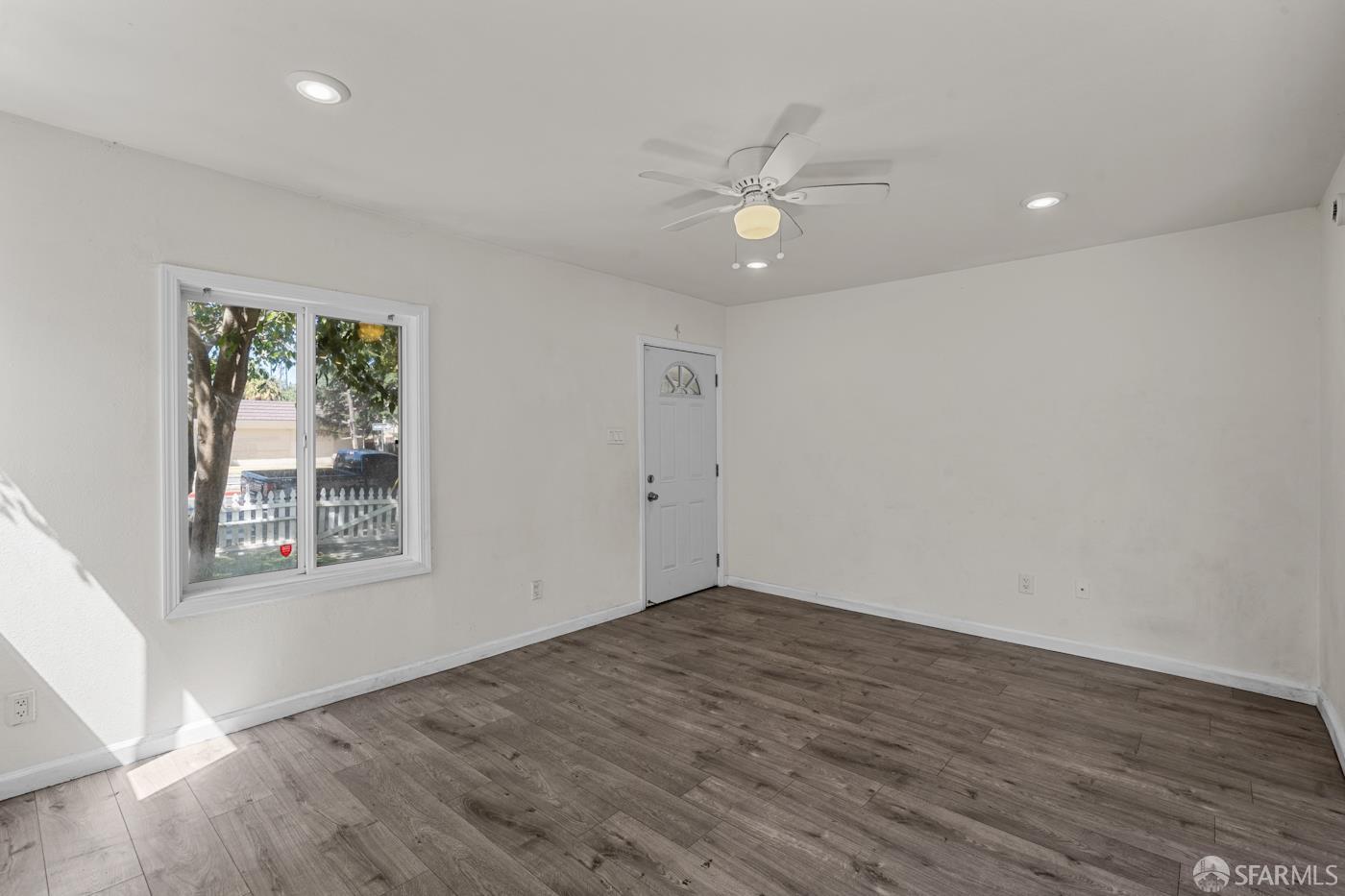 Detail Gallery Image 3 of 36 For 784 S 11th St, San Jose,  CA 95112 - – Beds | – Baths