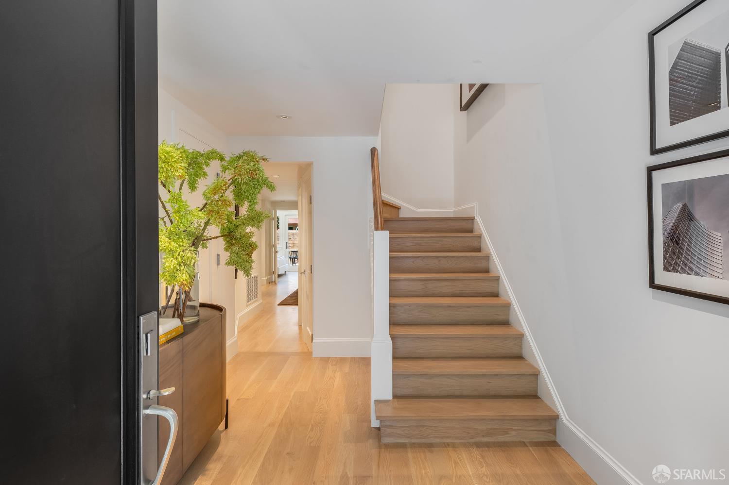 Detail Gallery Image 3 of 55 For 3325 Pierce St, San Francisco,  CA 94123 - 3 Beds | 3 Baths