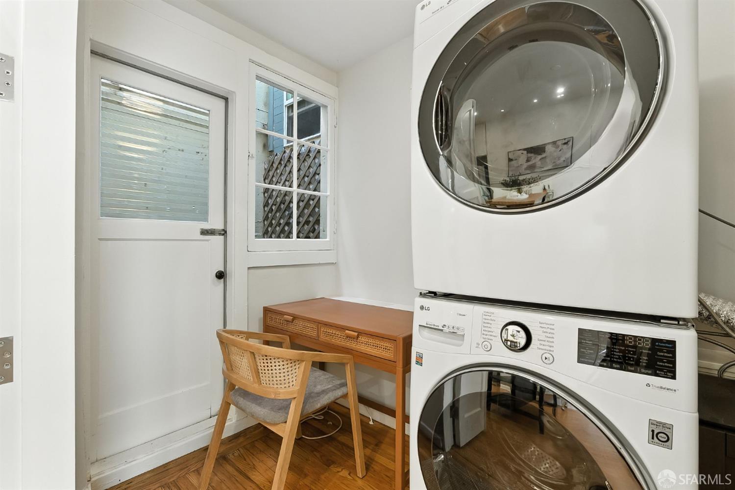 Detail Gallery Image 11 of 33 For 66 Pleasant St, San Francisco,  CA 94108 - 2 Beds | 2 Baths
