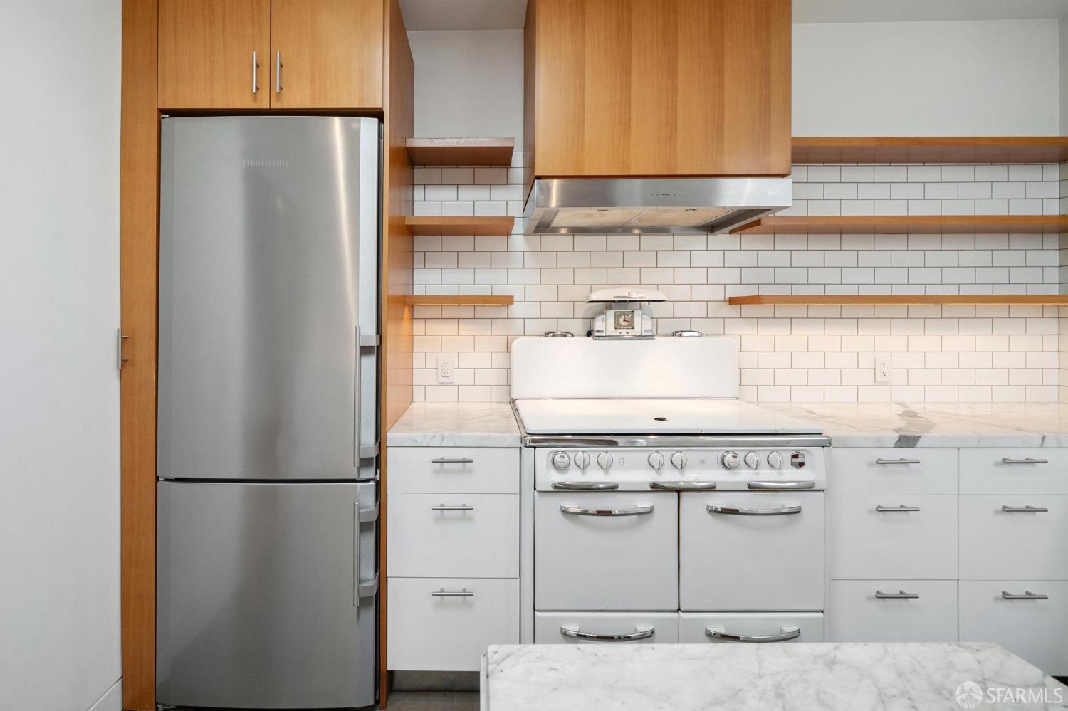 Detail Gallery Image 8 of 22 For 363 Monticello St, San Francisco,  CA 94132 - 2 Beds | 1 Baths