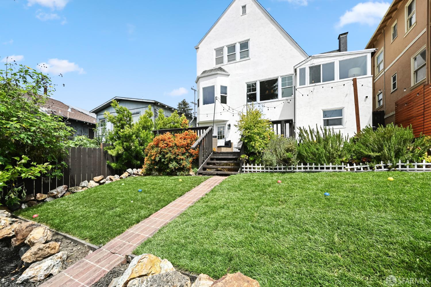 Detail Gallery Image 35 of 42 For 5065 Fairfax Ave, Oakland,  CA 94601 - 3 Beds | 2 Baths