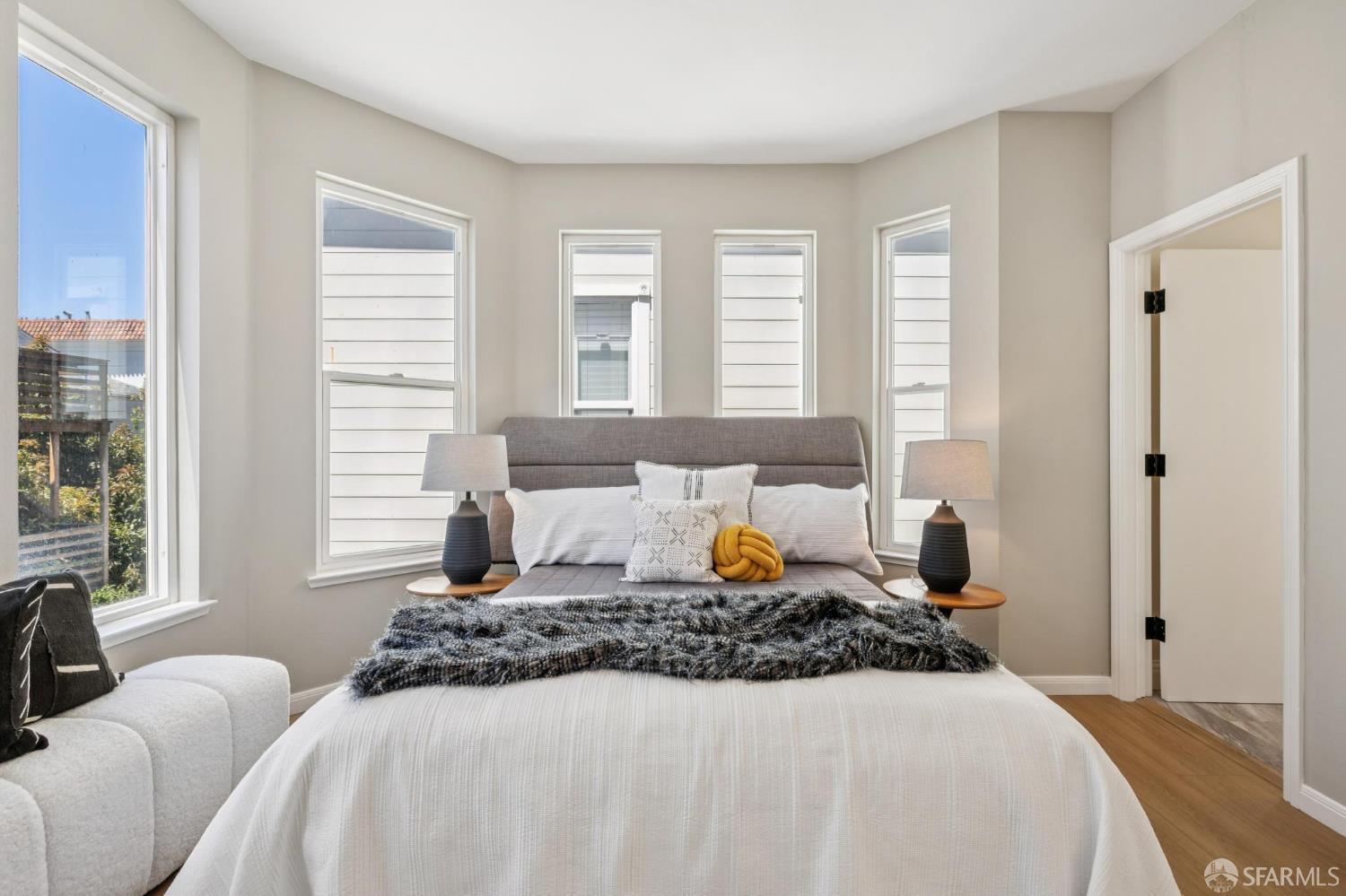 Detail Gallery Image 22 of 33 For 370 Waller St #3,  San Francisco,  CA 94117 - 2 Beds | 2/1 Baths