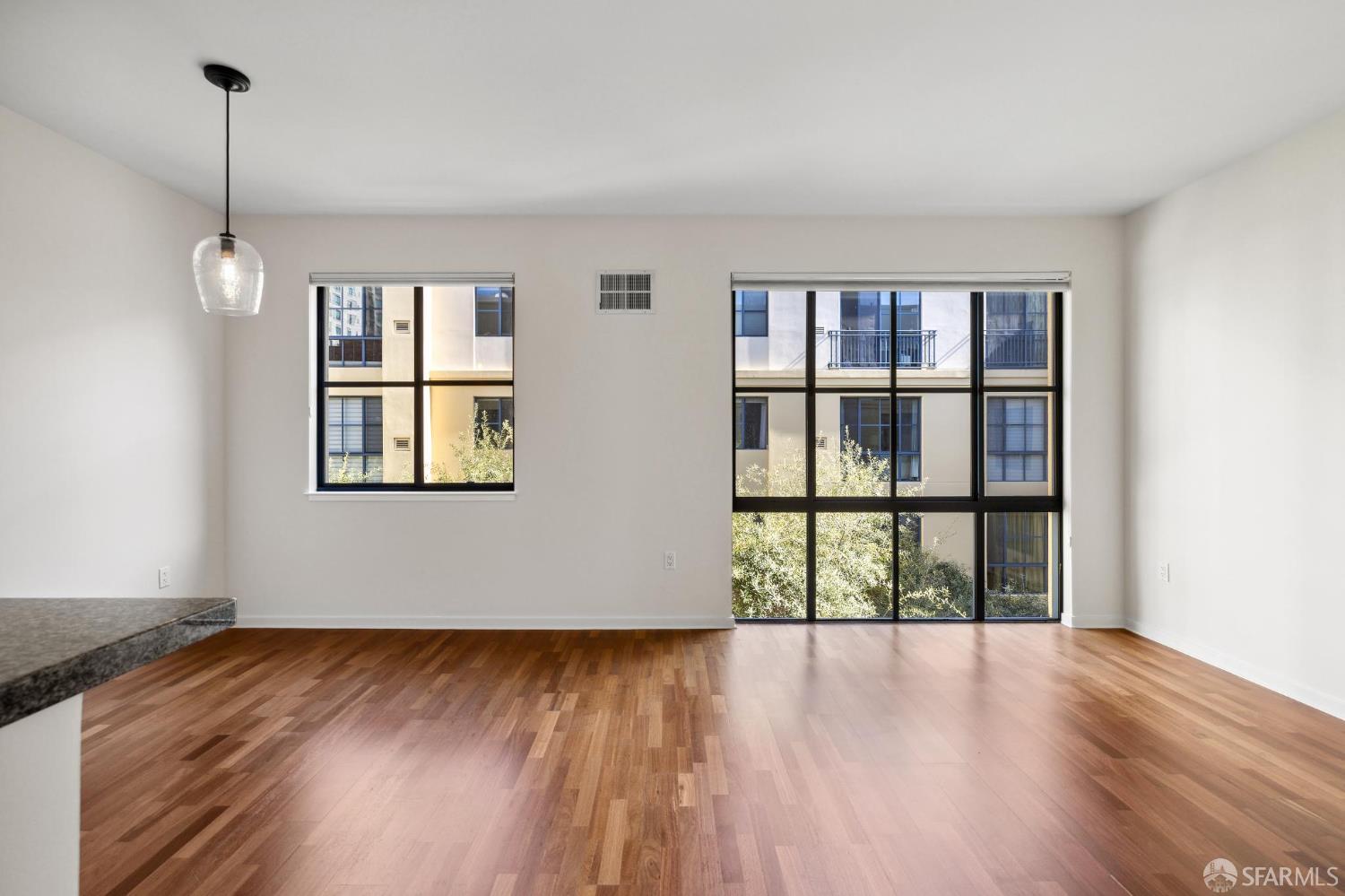 Detail Gallery Image 3 of 47 For 88 Townsend St #326,  San Francisco,  CA 94107 - 1 Beds | 1 Baths