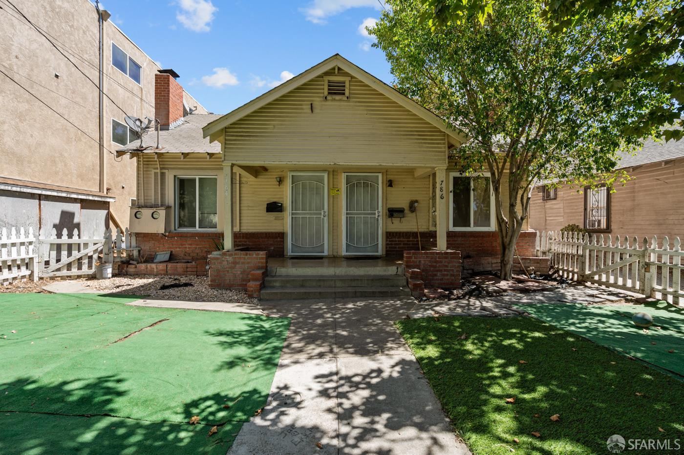 Detail Gallery Image 1 of 36 For 784 S 11th St, San Jose,  CA 95112 - – Beds | – Baths