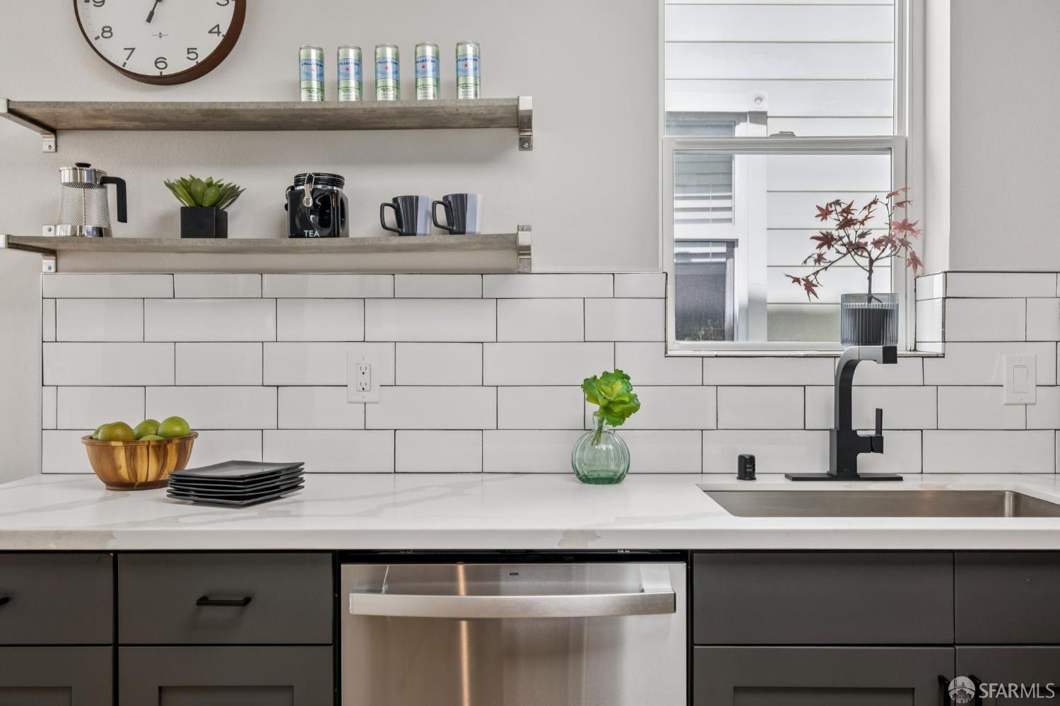 Detail Gallery Image 14 of 33 For 370 Waller St #3,  San Francisco,  CA 94117 - 2 Beds | 2/1 Baths